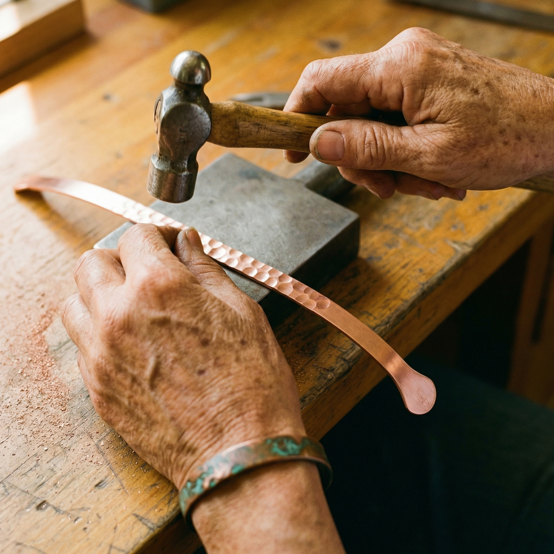 Bracelet en cuivre Lodestone de Chloé – vue 4